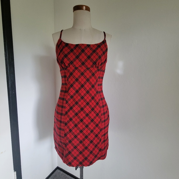 strapless open back dress CHIC AF RUFFLE MINI DRESS IN RED – AKIRA main image 1